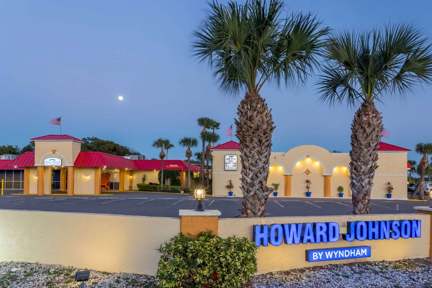 Howard Johnson by Wyndham Lakeland 20/23