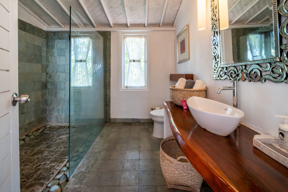 PinkCoco Uluwatu - Constant Surprises & for Cool Adults Only 49/50
