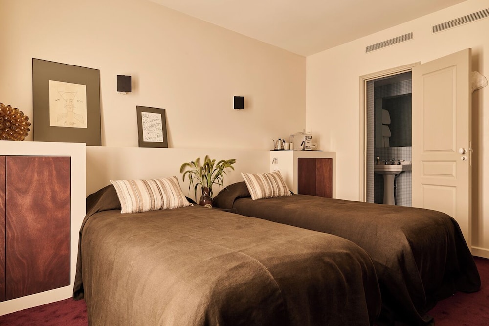 Hotel Nude Paris - Color Vision 24/81