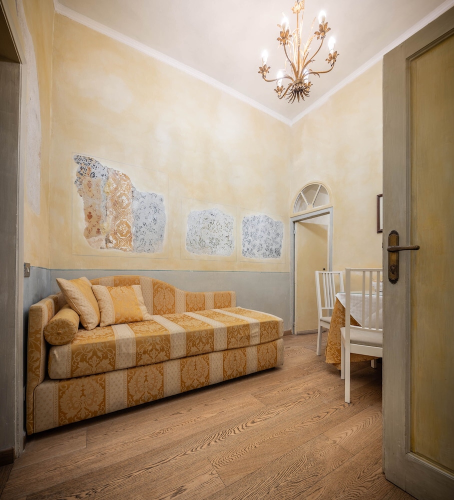 Novella House 36/50