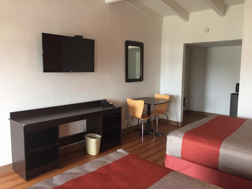 Motel6 Waco, TX 23/30