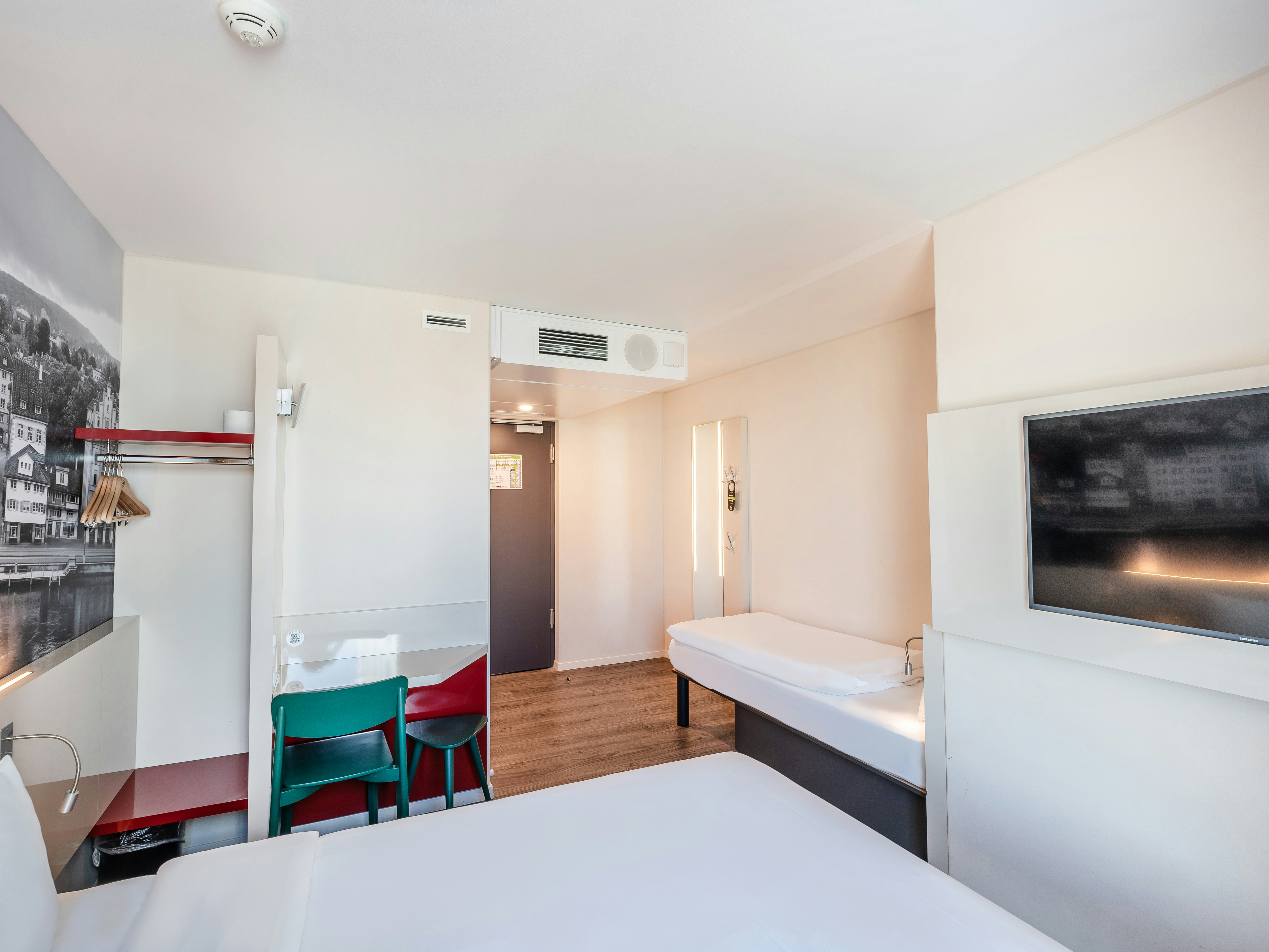 B&B Hotel Zurich Airport 15/38
