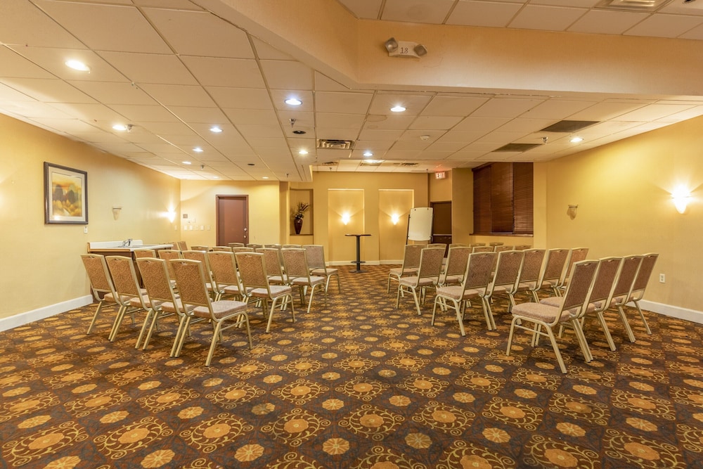 Gardentree Hotels Memphis East near I 40 31/37