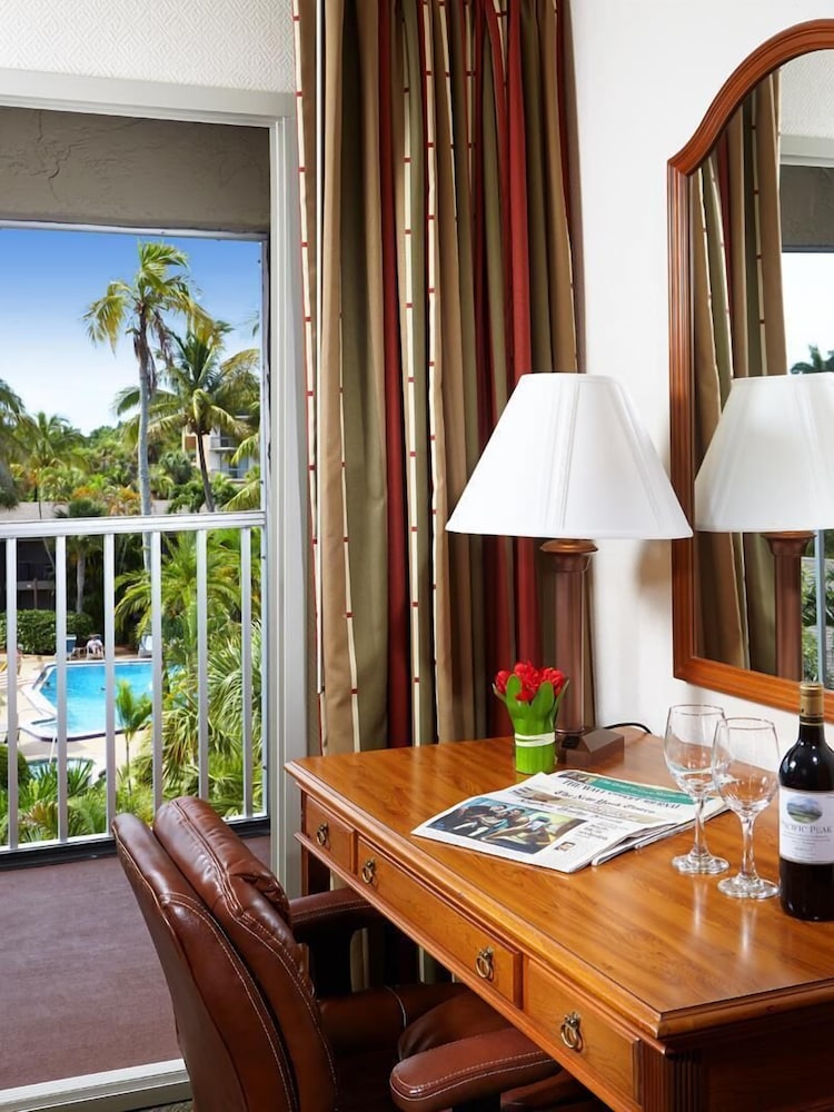 Best Western Naples Inn & Suites 20/36