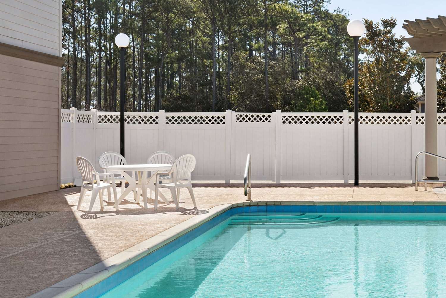 Wingate by Wyndham Southport 40/44