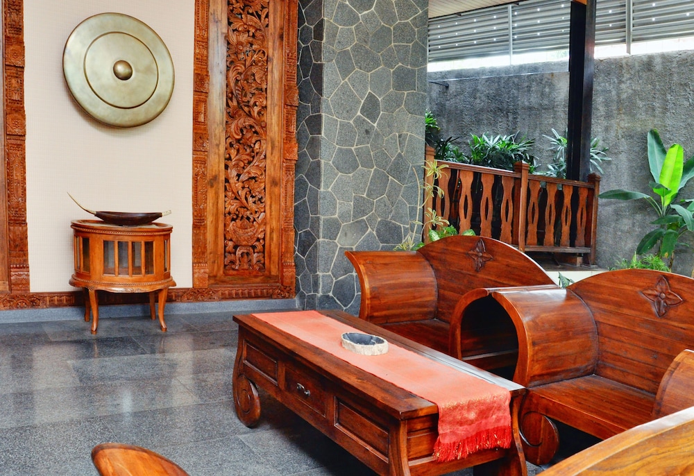 Sukajadi Hotel, Convention and Gallery 25/27