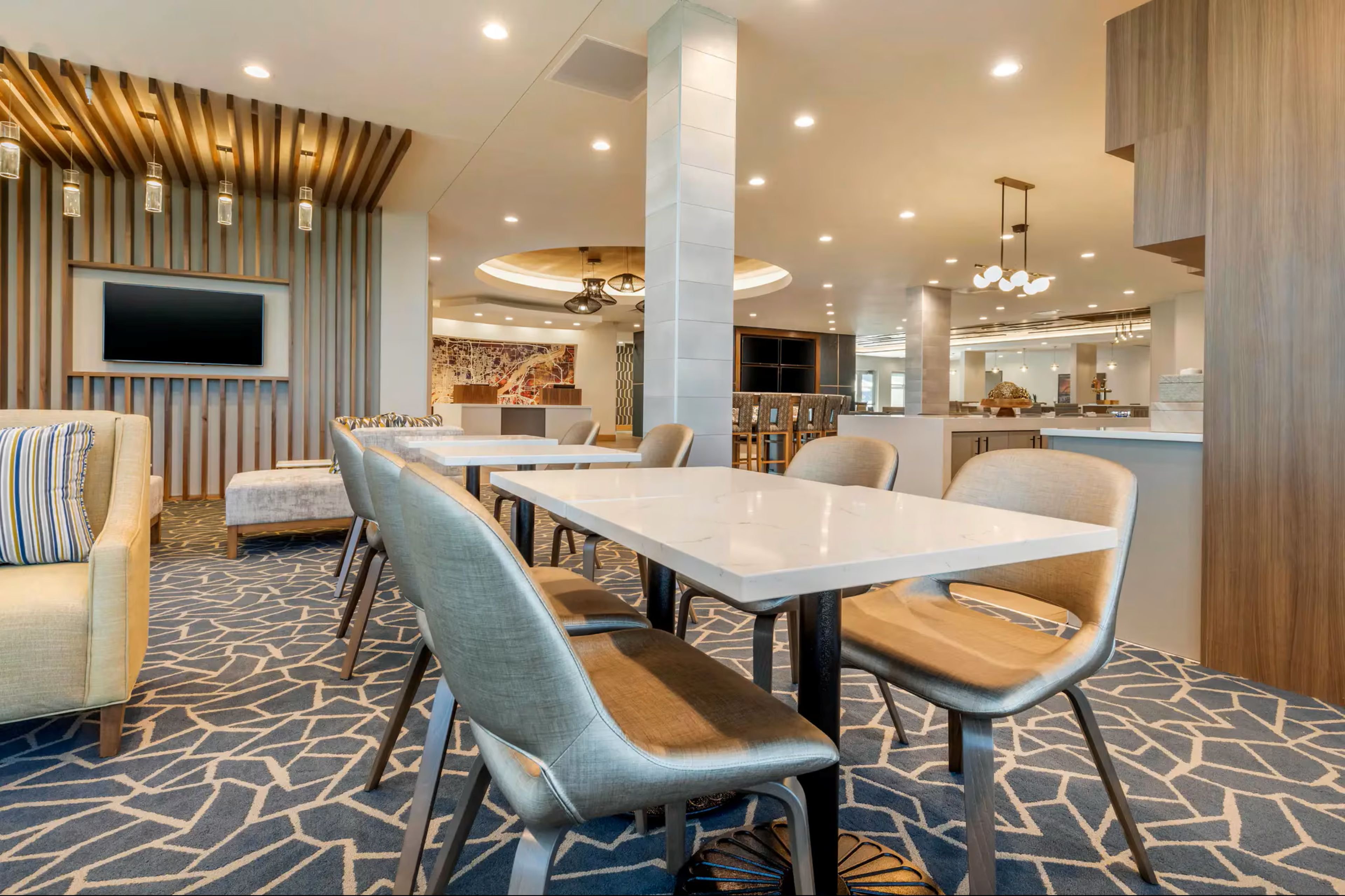 Holiday Inn Express Bettendorf - Davenport NE by IHG 34/41