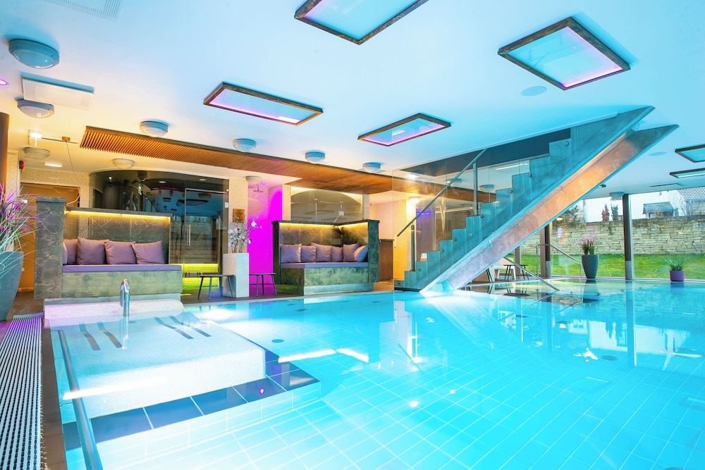 JOHAN SPA HOTEL 42/50
