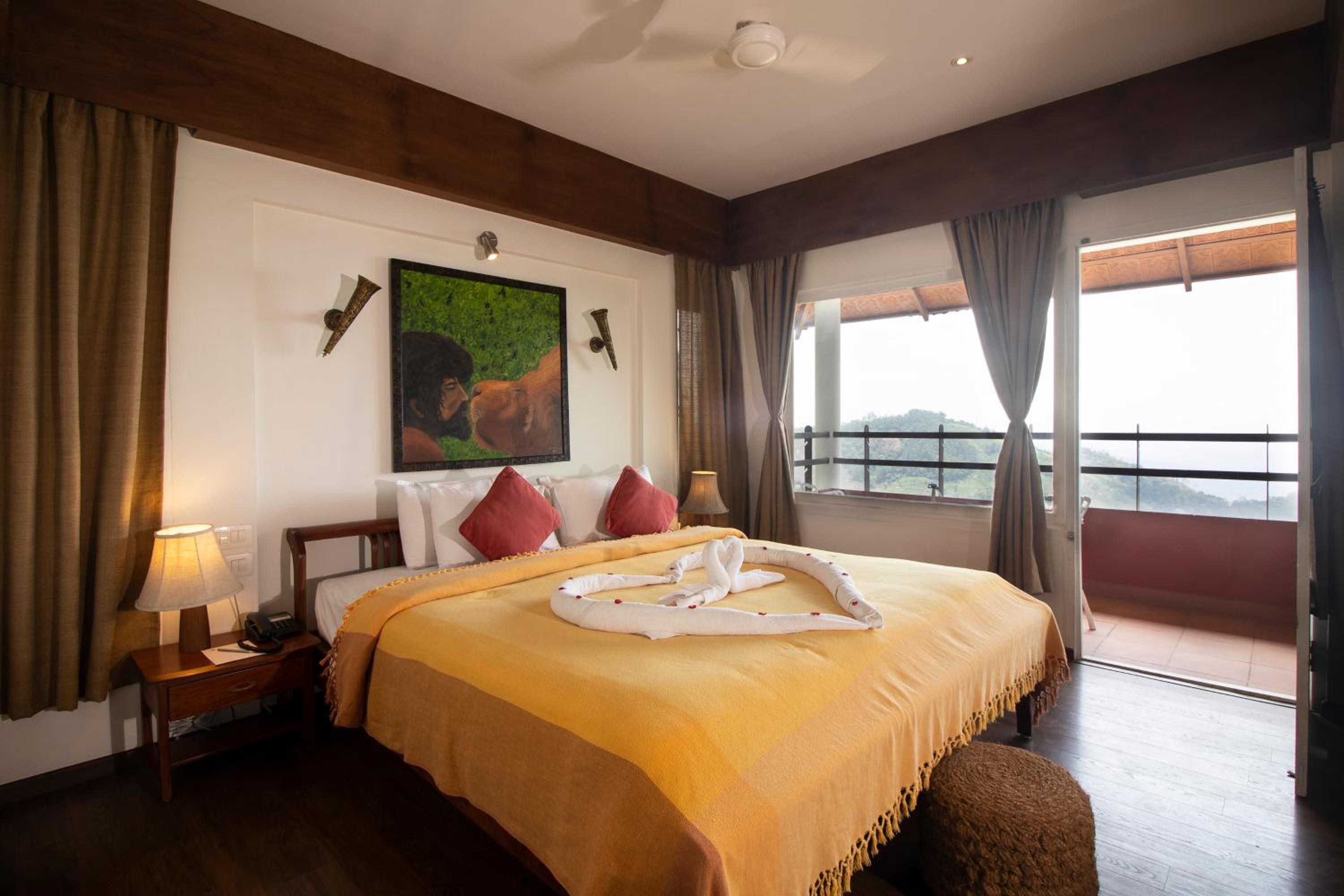 ROOM, HOT TUB