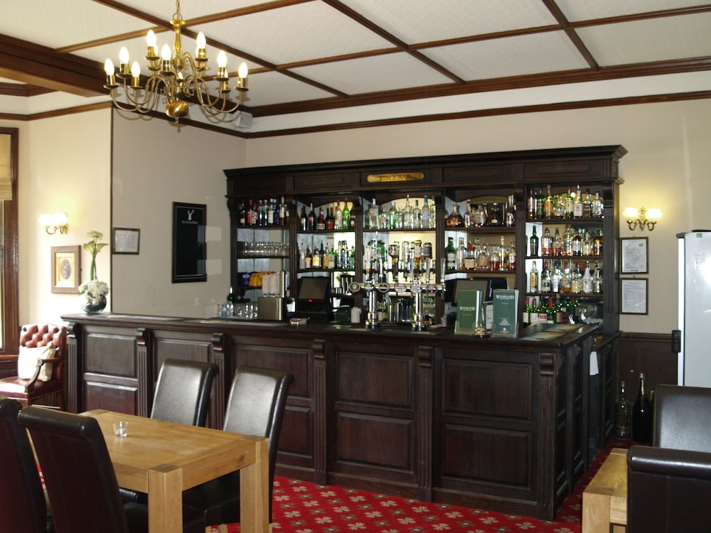 Woodlands Manor 66/100