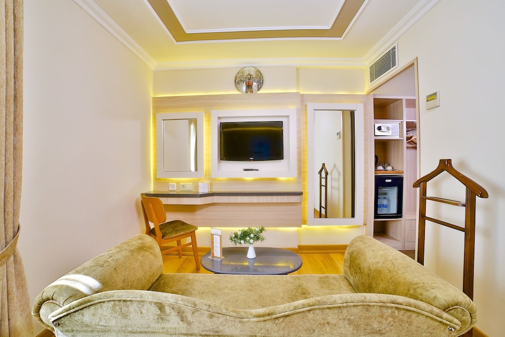 Hotel Bulvar Palas 48/67