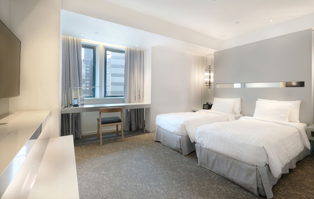 Nathan Hotel 26/72
