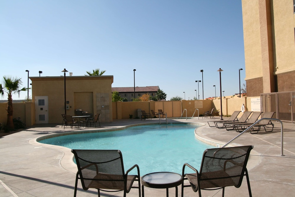 HAMPTON INN AND SUITES BARSTOW in BARSTOW - CA