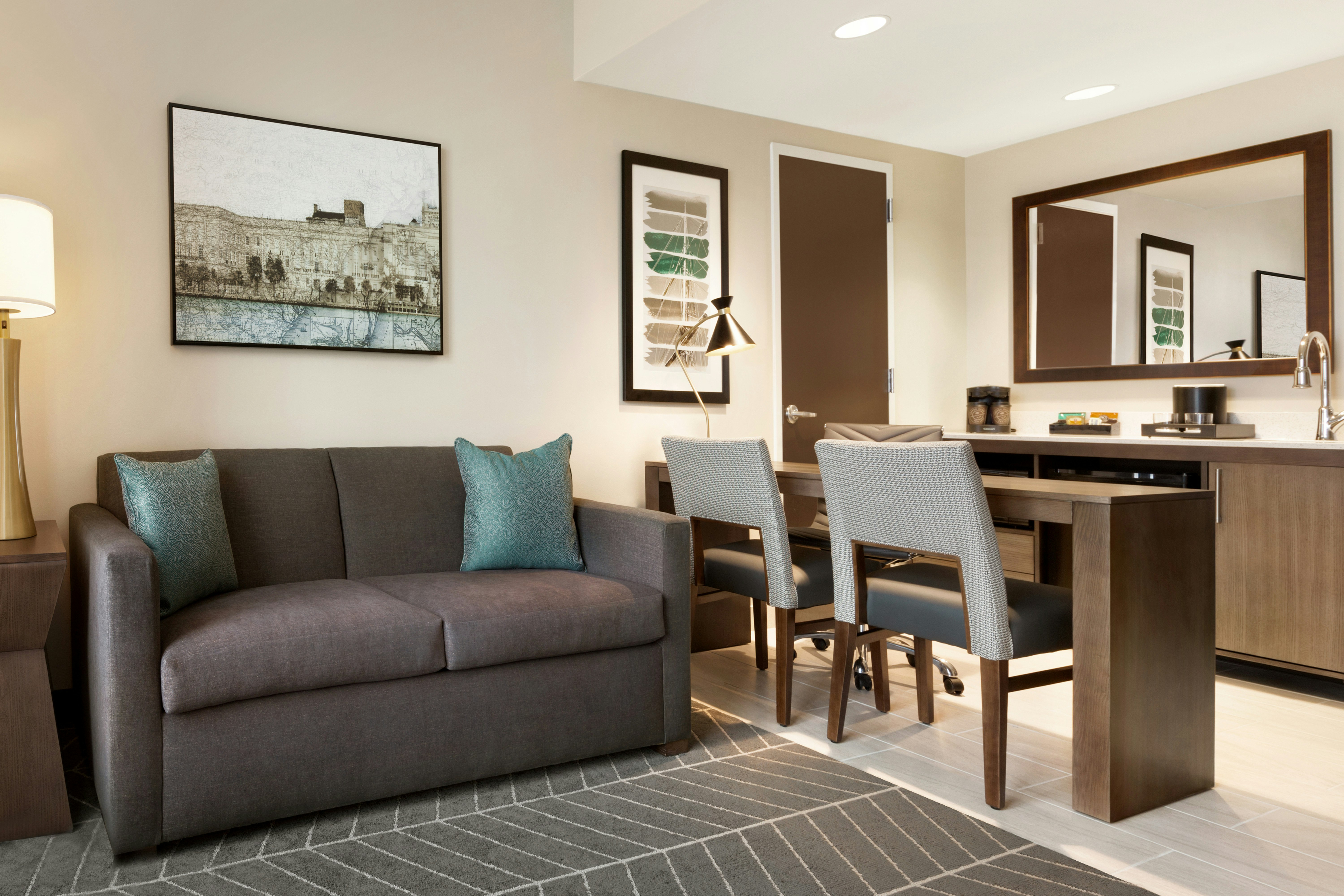 2 ROOMS, SUITE, KING BED