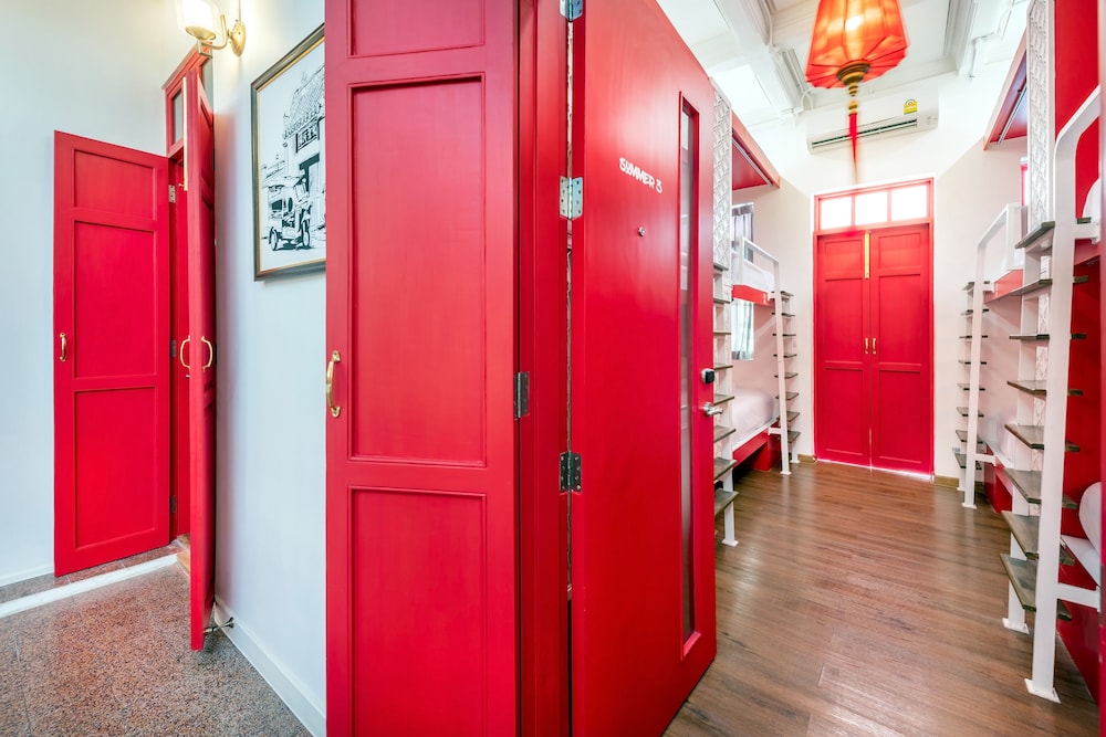 Ama Hostel Bangkok 2/77