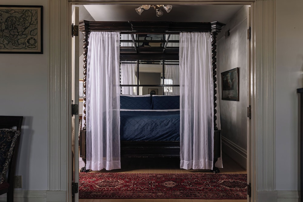 Chateau Tivoli Bed and Breakfast 7/50