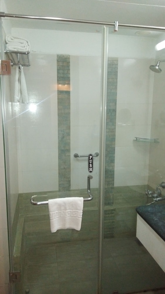 INDER RESIDENCY 58/58