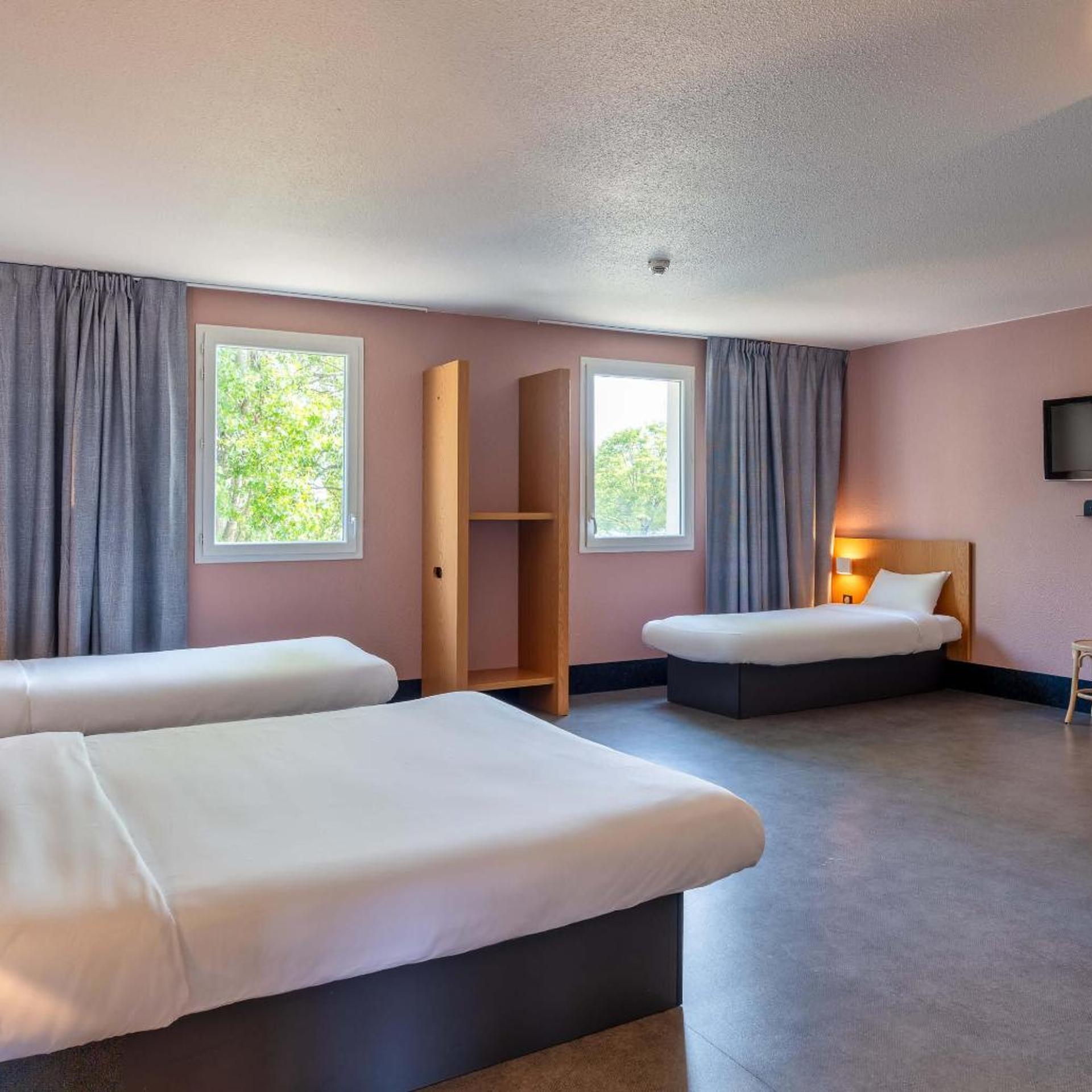 Room, Quadruple, Accessible