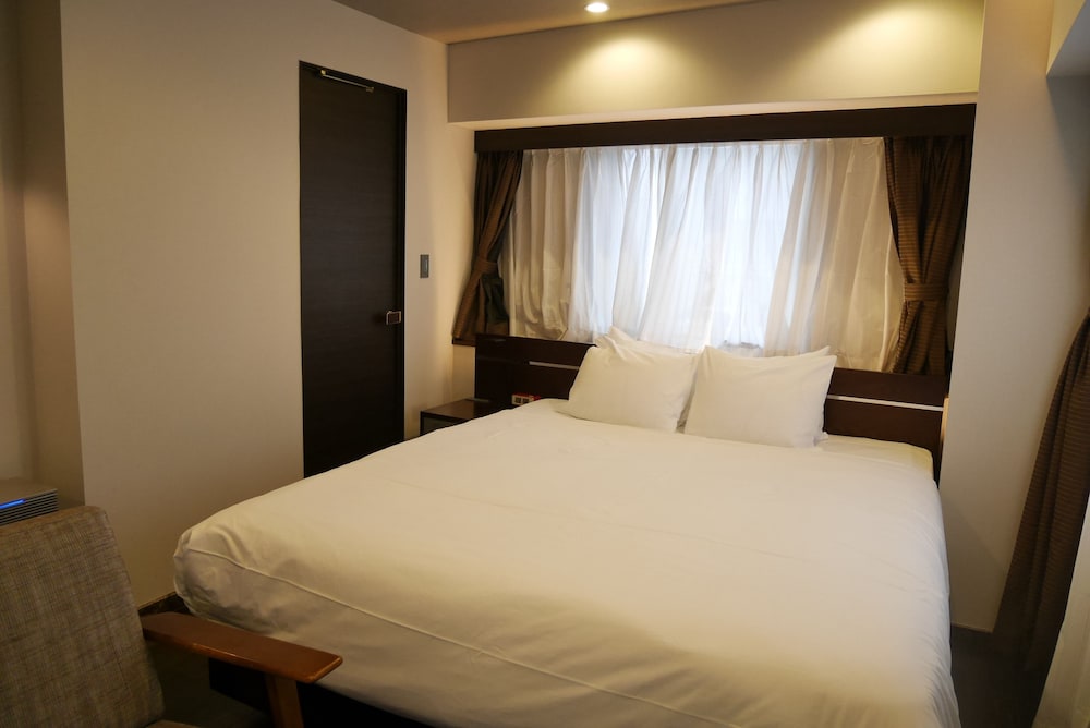 Breath Hotel 14/48