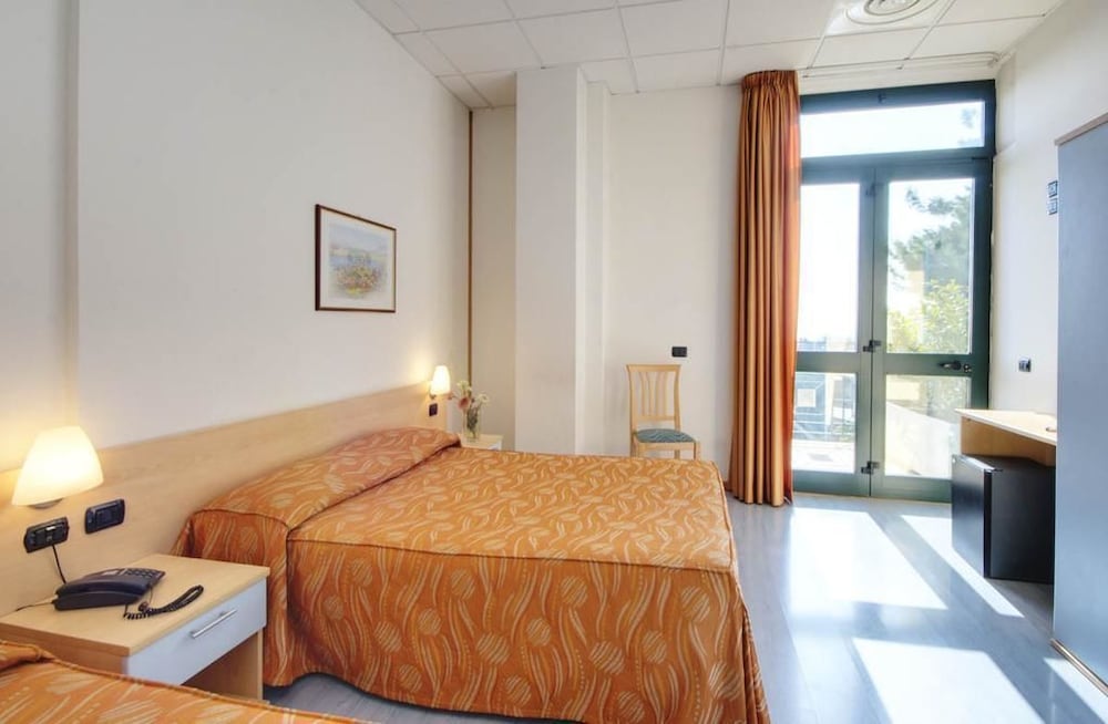 Albergo Ristorante Pizzeria Tonino 11/50