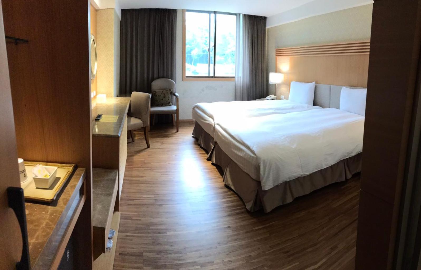 Apollo Hotel 27/83