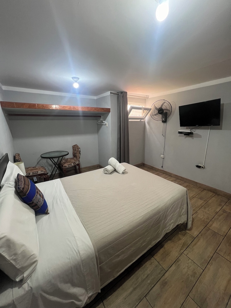 Lima Airport Tampu B&B 8/50