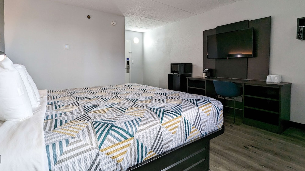 Motel6 Danvers, MA - Boston North 24/58