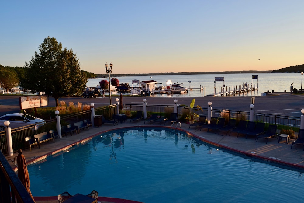 Harbor Shores on Lake Geneva 46/50