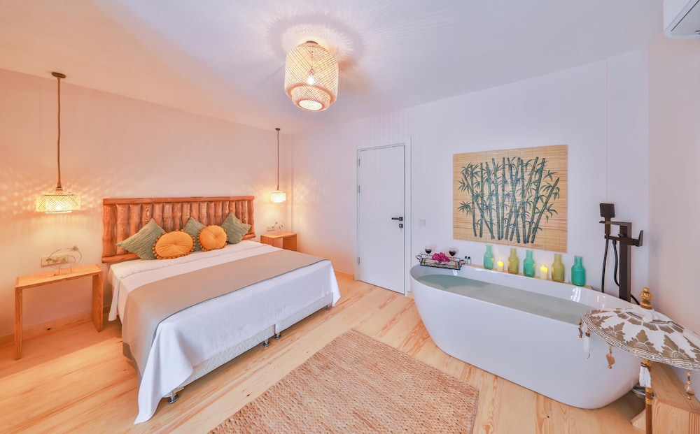 Palas Alacati - Adults Only 10/50