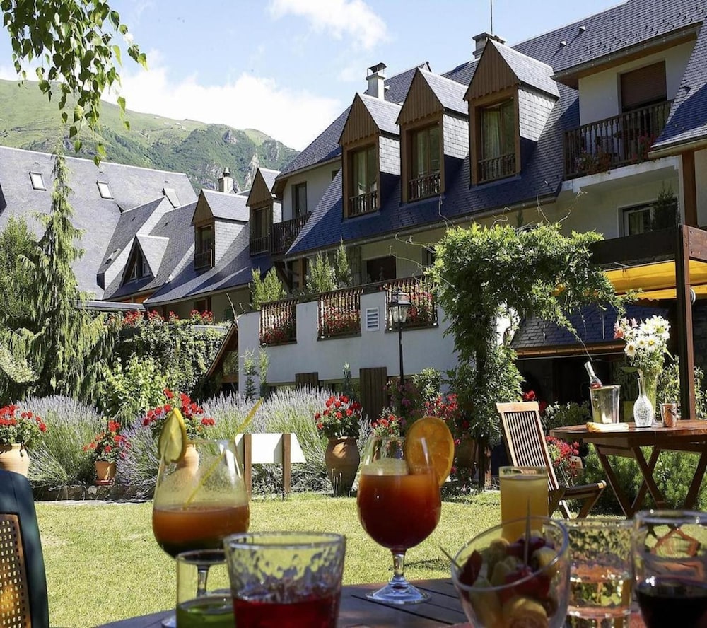 Hotel Mir 4/50