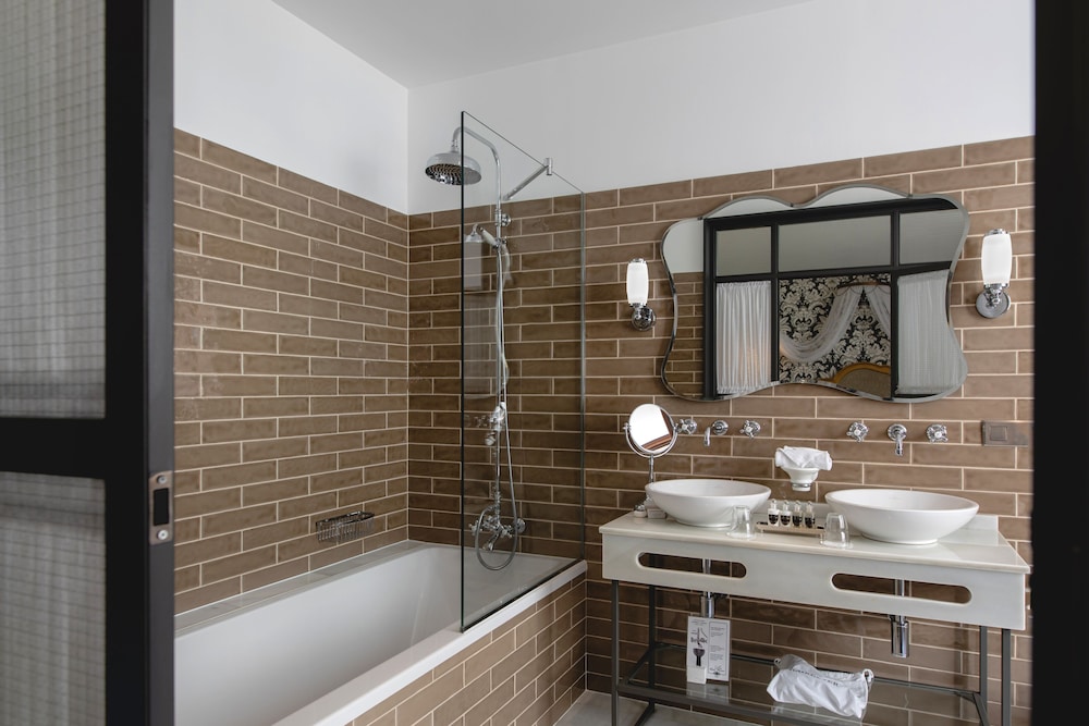 Hotel Gravina 51 18/59