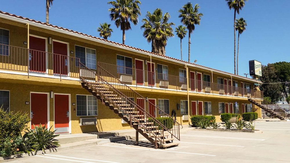 Economy Inn Motel Sylmar 3/34