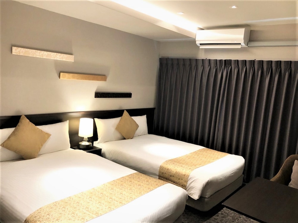 Rinn Sanjo Ohashi East 27/69