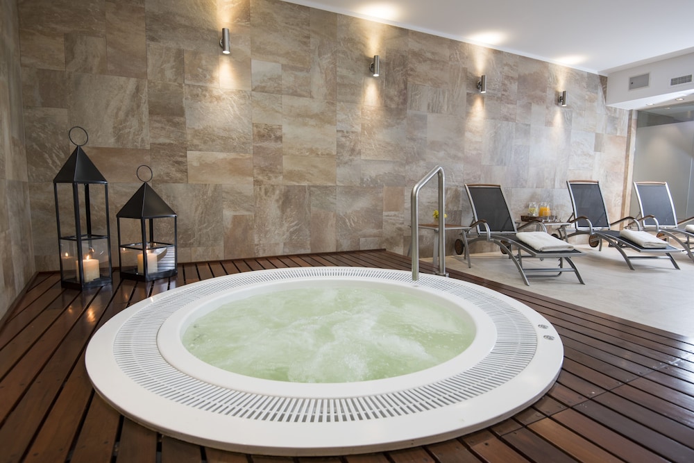 Arc Recoleta Boutique Hotel and Spa 56/68