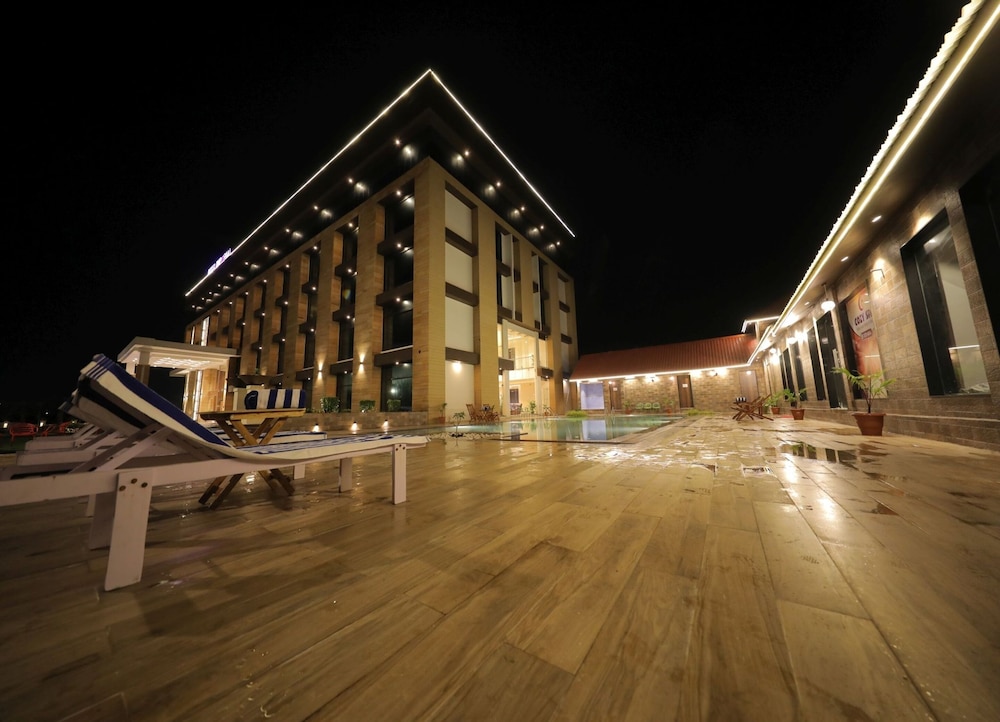 Sarovar Portico Somnath 66/72