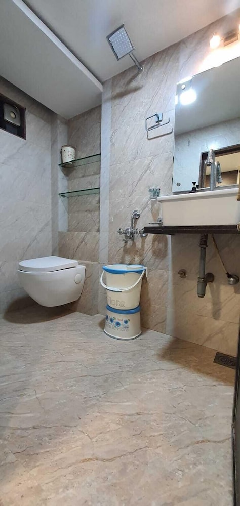 HOTEL AMBASSADOR VADODARA 49/50