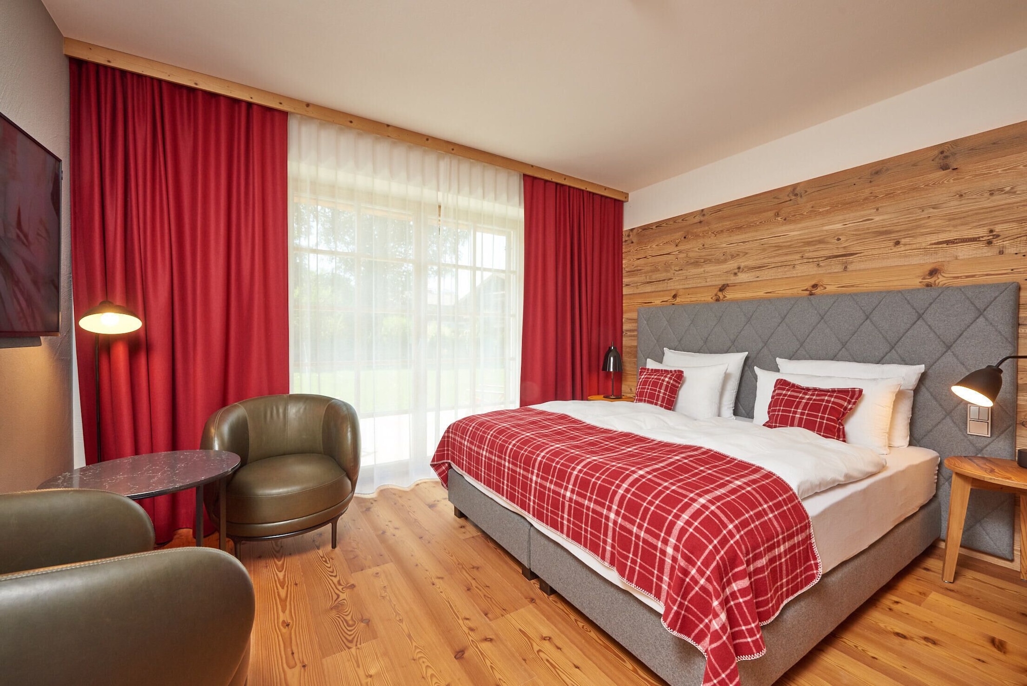 Comfort, King Bed, Golf Resort Achental 5/9