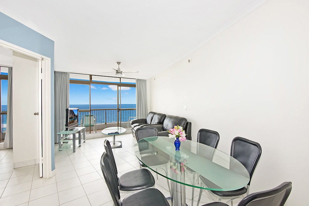 Surfers International Apartments 21/35