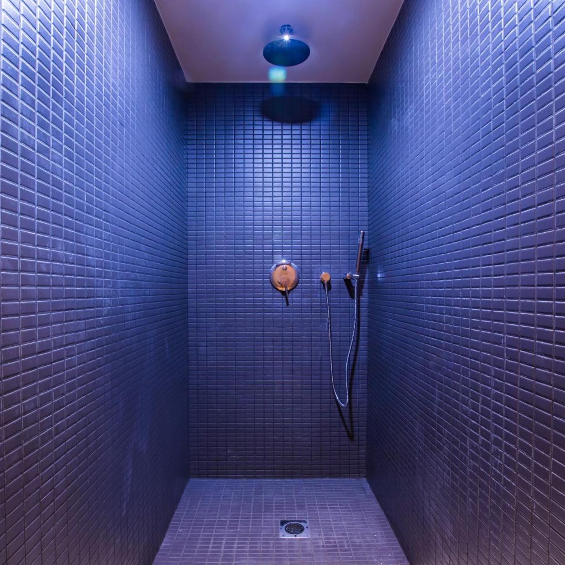 Parasol Luxury Hotel & Suites 64/80
