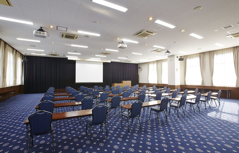S.Training Center Hotel 46/58