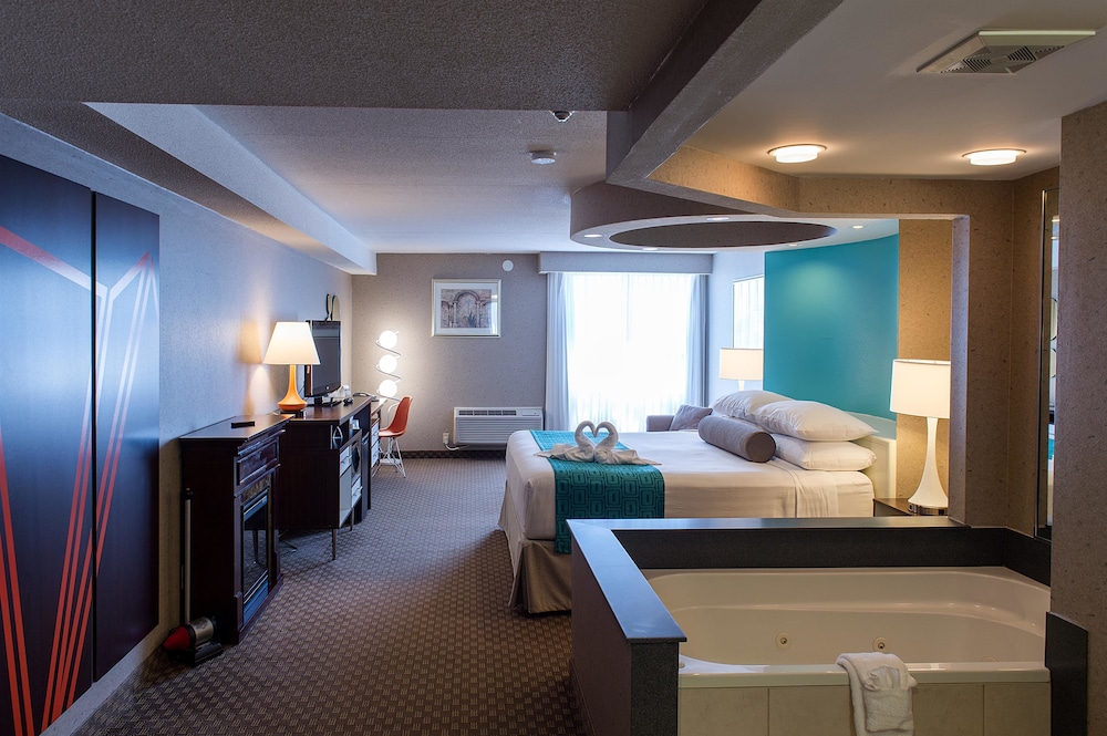 Howard Johnson Plaza by Wyndham by the Falls / Niagara Falls 45/50