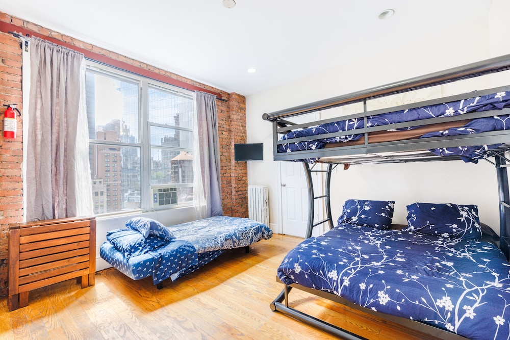 Studios in New York 14/50