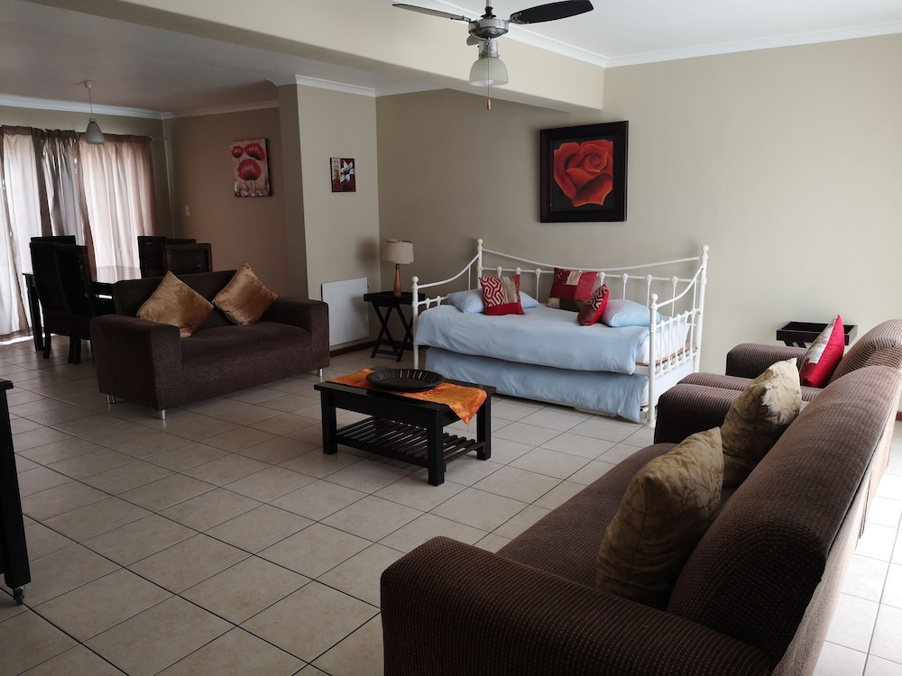 Smithland Guest Apartments 23/50