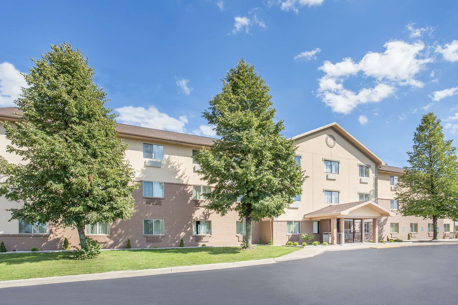 Baymont By Wyndham Holland 23/26