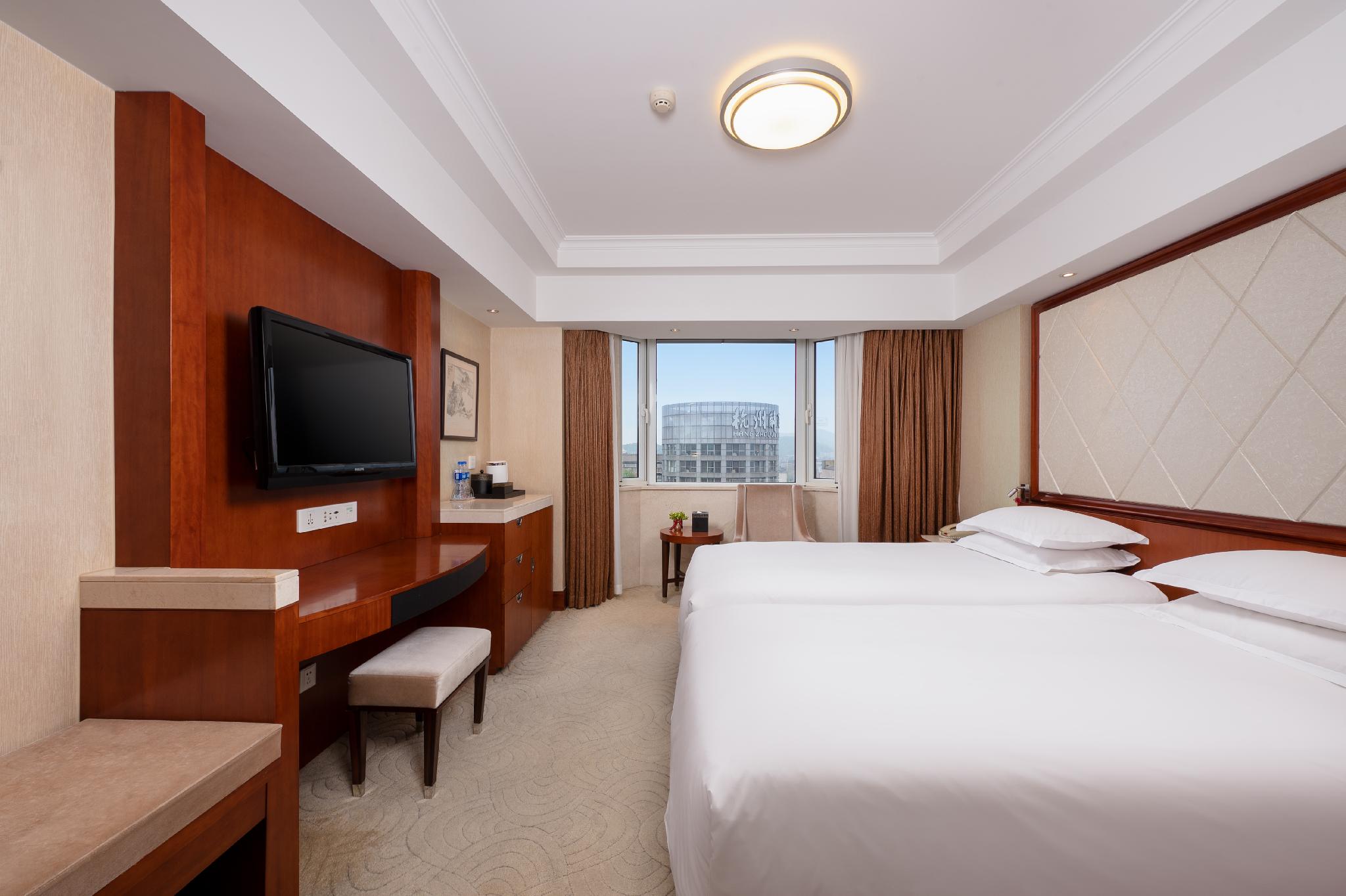Landscape, 2 Double Beds