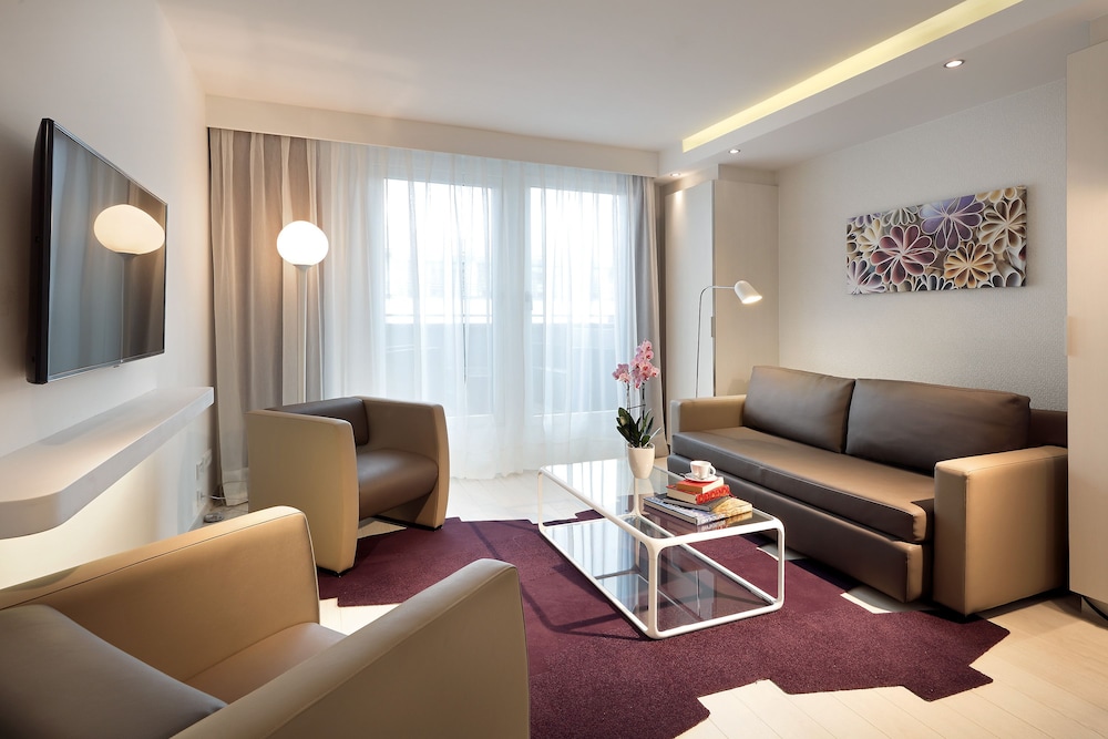 Eurostars Book Hotel 35/75