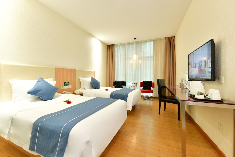 Inland, Standard, Twin Beds, King Bed