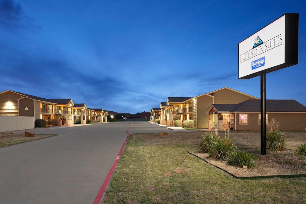 Eagle's Den Suites Andrews a Travelodge by Wyndham 48/55