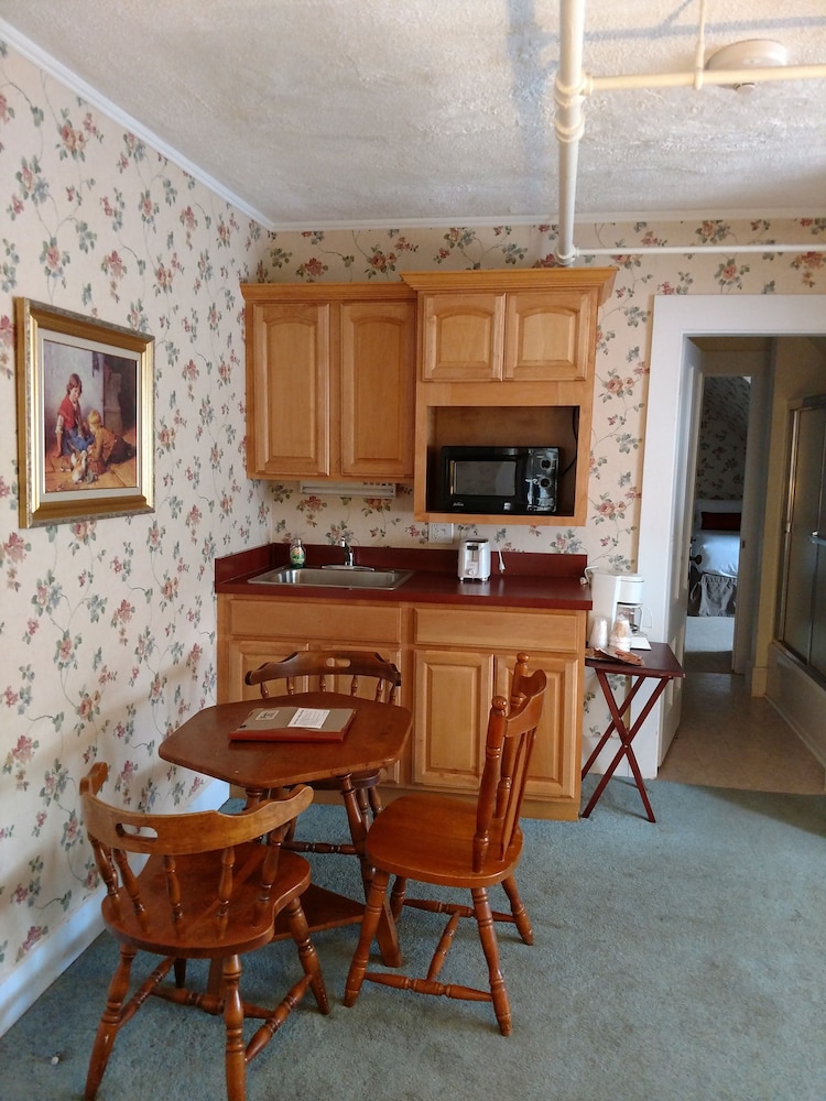 Thayers Inn 59/68