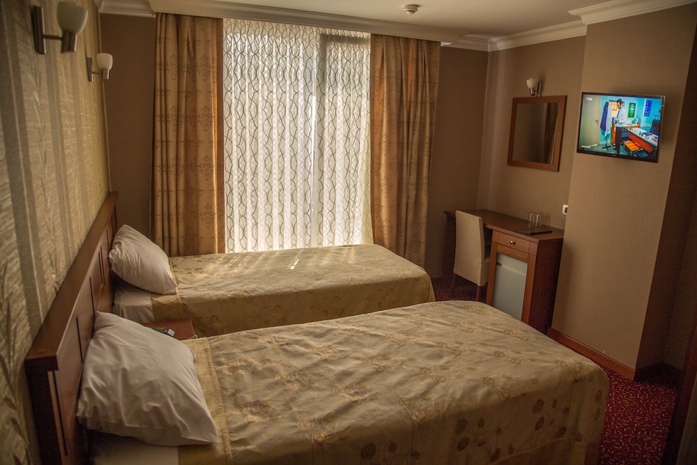 Grand Merin Hotel 36/63